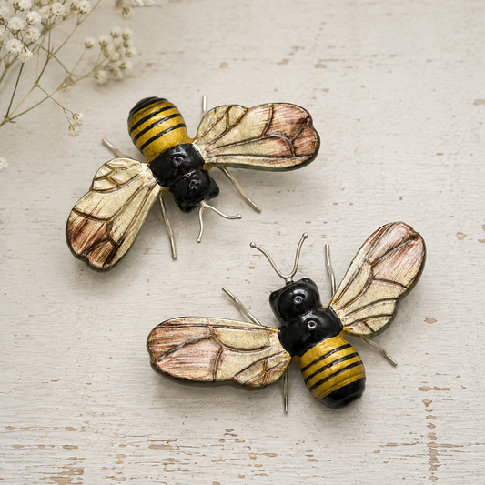 Bee garden decoration